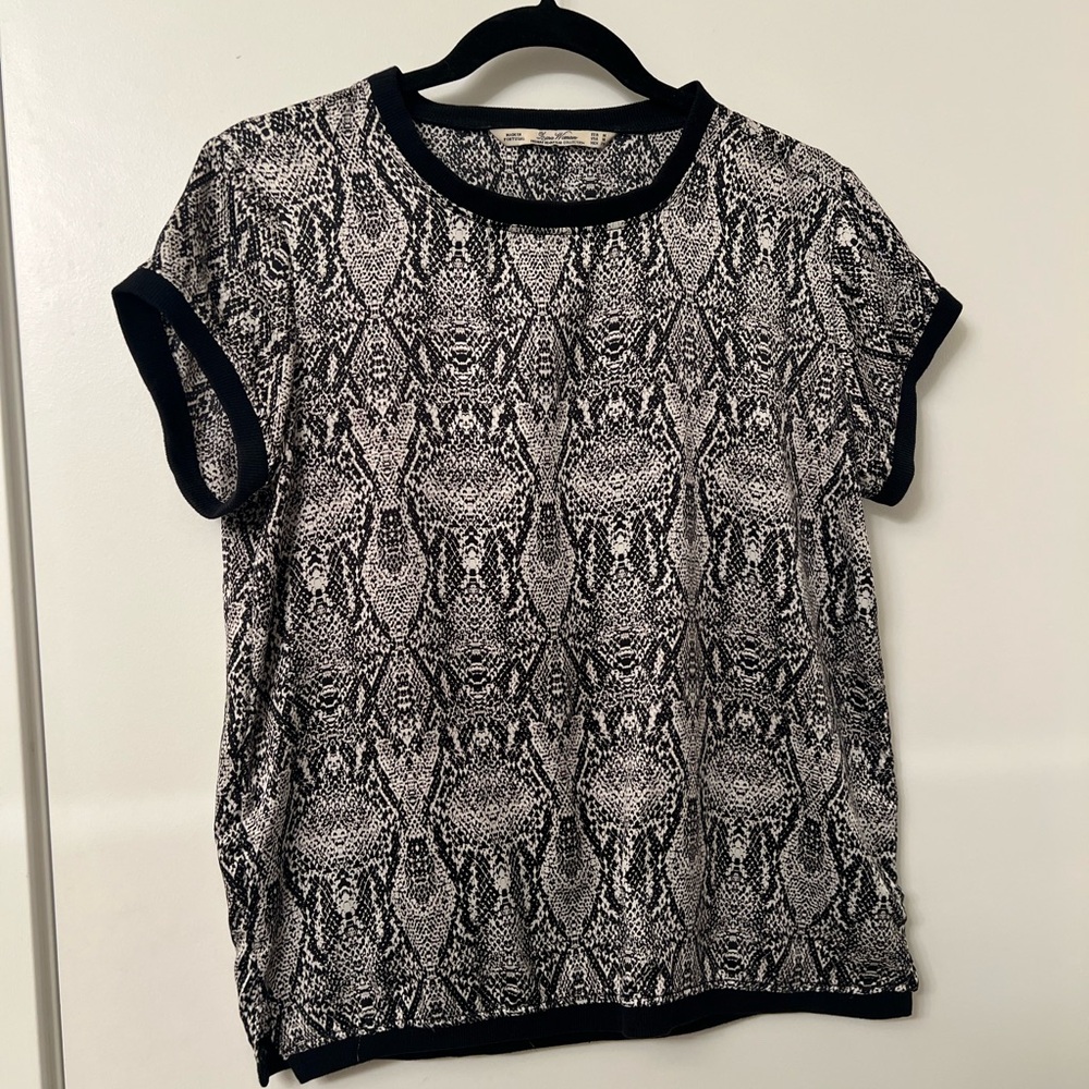 Laura Woman Premium Denim Wear Snakeskin Print Top – Size Medium